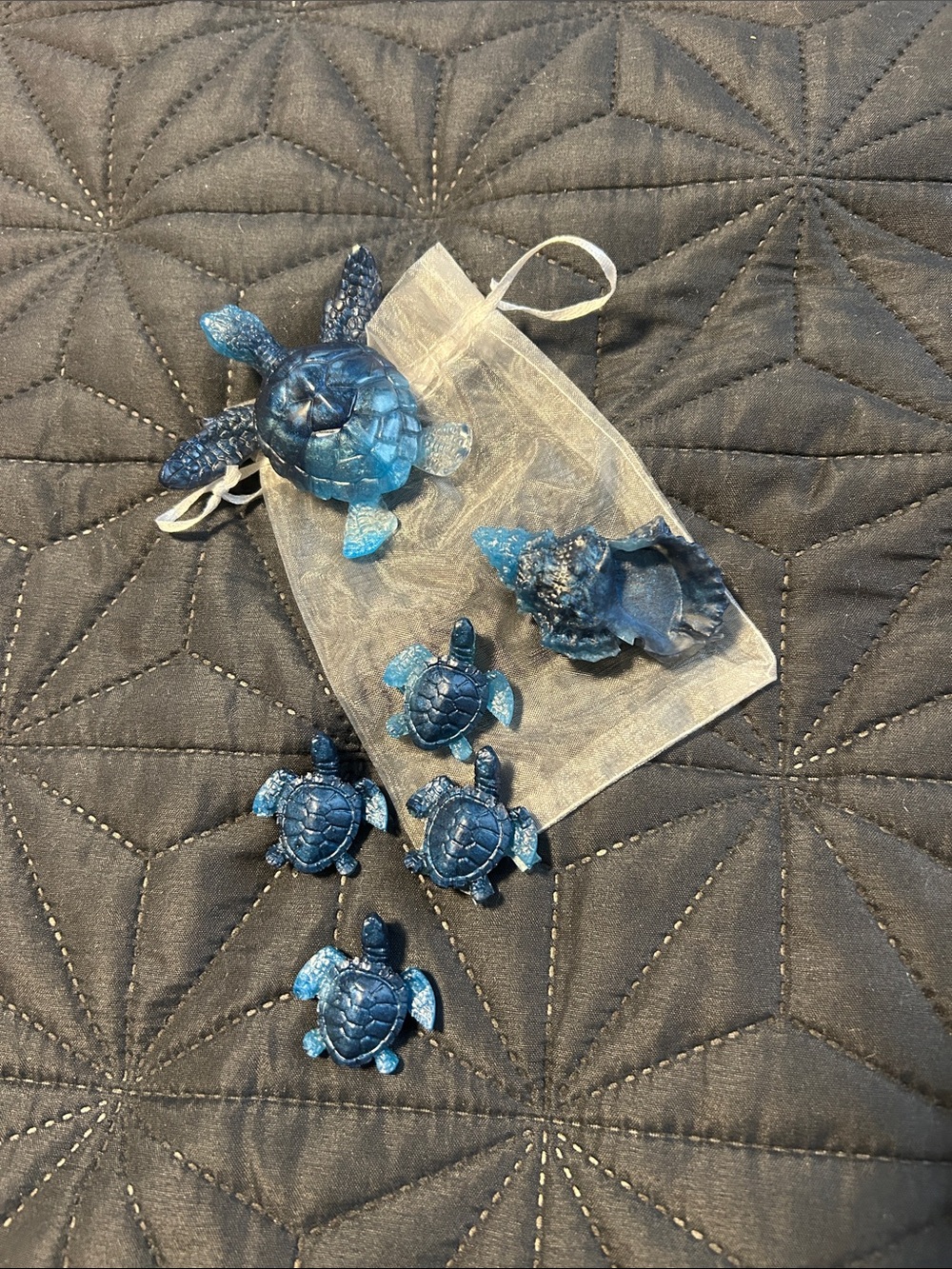 Handmade resin Blue Sea Turtle Figurine Set - Decorative Turtles